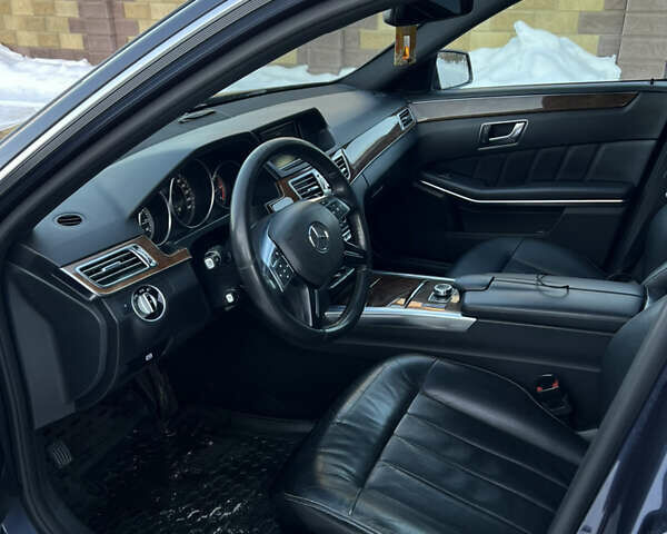 Синий Мерседес Е-Класс, объемом двигателя 3 л и пробегом 330 тыс. км за 17500 $, фото 22 на Automoto.ua