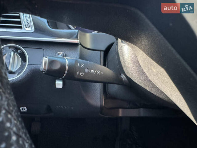 Синій Мерседес Е-Клас, об'ємом двигуна 2.14 л та пробігом 360 тис. км за 16000 $, фото 31 на Automoto.ua