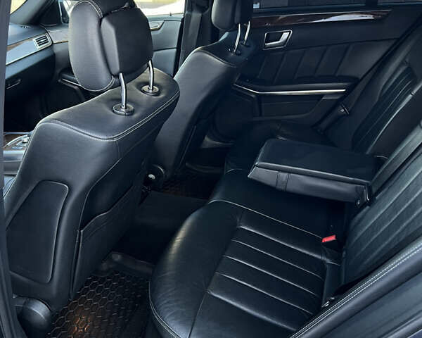 Синий Мерседес Е-Класс, объемом двигателя 3 л и пробегом 330 тыс. км за 17500 $, фото 24 на Automoto.ua