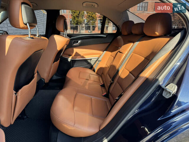 Синий Мерседес Е-Класс, объемом двигателя 2.14 л и пробегом 360 тыс. км за 16000 $, фото 16 на Automoto.ua