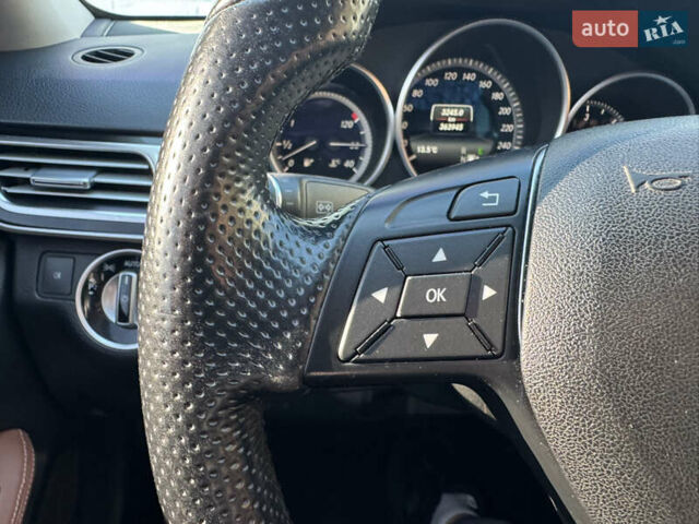 Синий Мерседес Е-Класс, объемом двигателя 2.14 л и пробегом 360 тыс. км за 16000 $, фото 30 на Automoto.ua