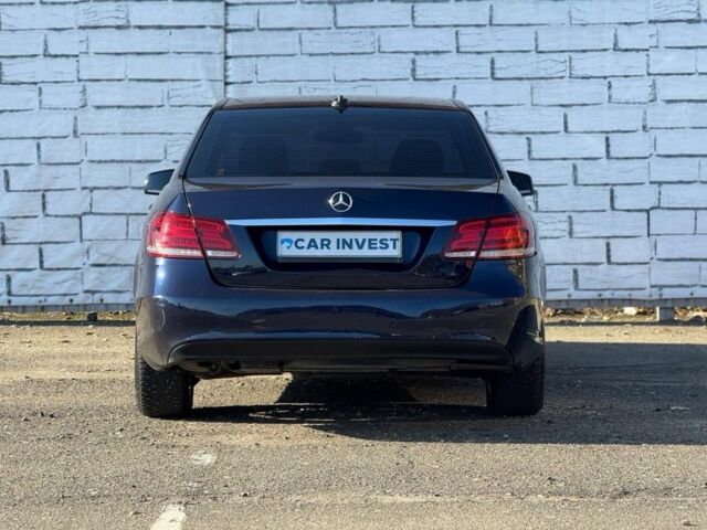 Синий Мерседес Е-Класс, объемом двигателя 2.2 л и пробегом 360 тыс. км за 15999 $, фото 4 на Automoto.ua