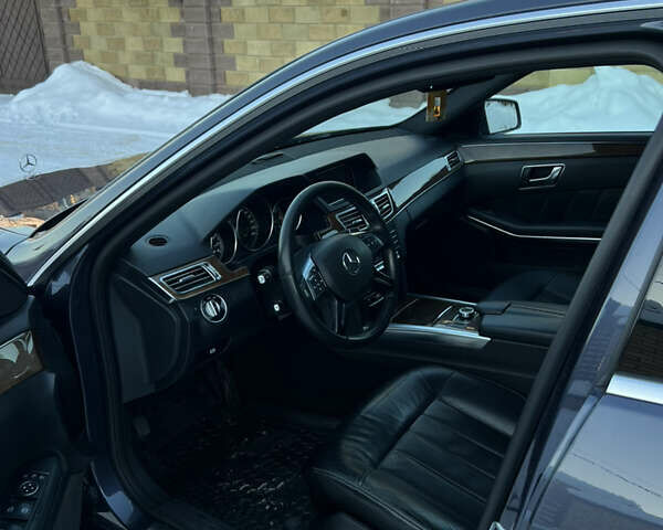 Синий Мерседес Е-Класс, объемом двигателя 3 л и пробегом 330 тыс. км за 17500 $, фото 30 на Automoto.ua