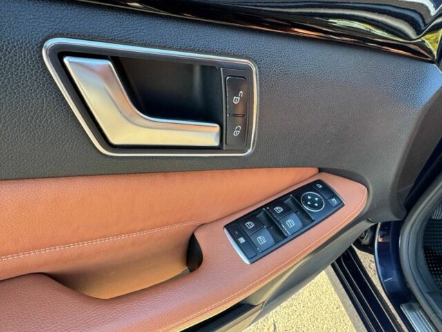 Синий Мерседес Е-Класс, объемом двигателя 2.2 л и пробегом 360 тыс. км за 15999 $, фото 14 на Automoto.ua