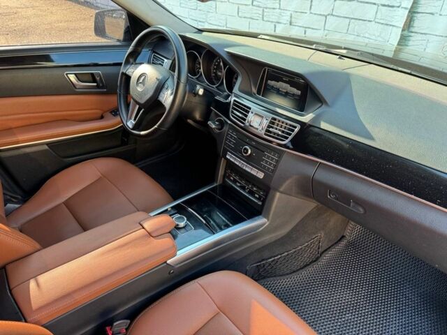 Синий Мерседес Е-Класс, объемом двигателя 2.2 л и пробегом 360 тыс. км за 15999 $, фото 8 на Automoto.ua