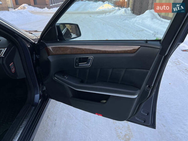 Синий Мерседес Е-Класс, объемом двигателя 3 л и пробегом 330 тыс. км за 17500 $, фото 27 на Automoto.ua