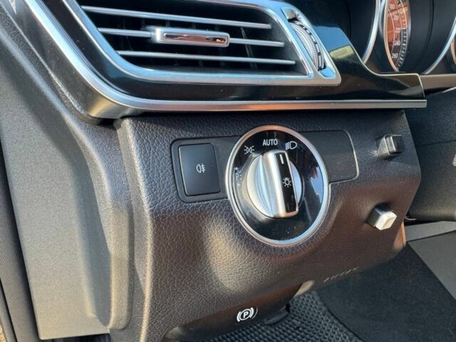 Синий Мерседес Е-Класс, объемом двигателя 2.2 л и пробегом 360 тыс. км за 15999 $, фото 16 на Automoto.ua