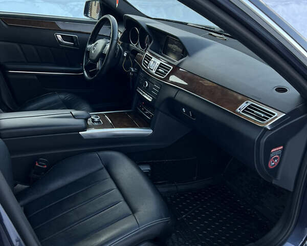 Синий Мерседес Е-Класс, объемом двигателя 3 л и пробегом 330 тыс. км за 17500 $, фото 25 на Automoto.ua