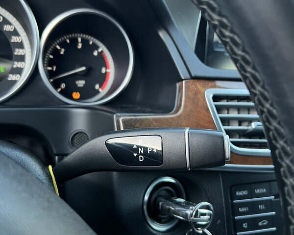 Синий Мерседес Е-Класс, объемом двигателя 3 л и пробегом 330 тыс. км за 17500 $, фото 32 на Automoto.ua