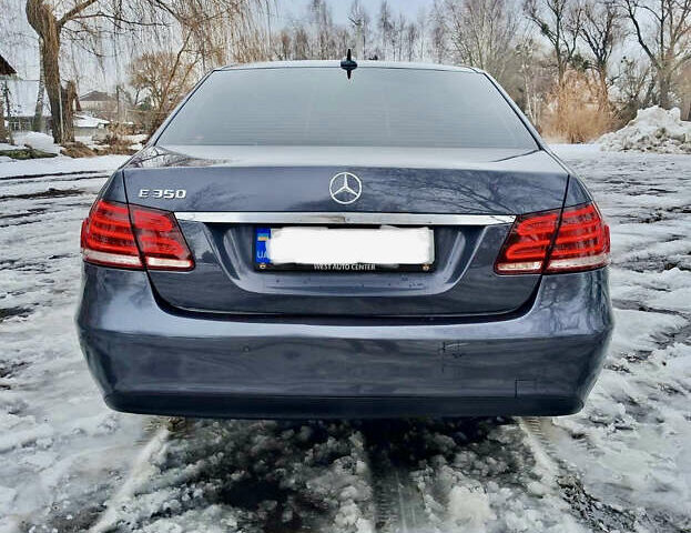 Синий Мерседес Е-Класс, объемом двигателя 3.49 л и пробегом 329 тыс. км за 23500 $, фото 2 на Automoto.ua