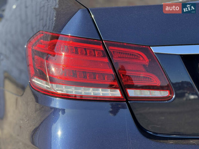 Синий Мерседес Е-Класс, объемом двигателя 2.14 л и пробегом 360 тыс. км за 16000 $, фото 12 на Automoto.ua