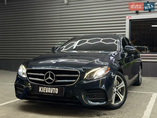 Синий Мерседес Е-Класс, объемом двигателя 2 л и пробегом 103 тыс. км за 27900 $, фото 1 на Automoto.ua