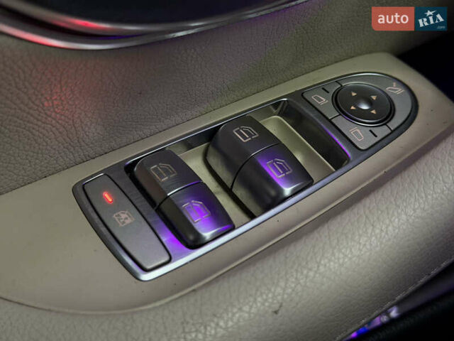 Синий Мерседес Е-Класс, объемом двигателя 2 л и пробегом 103 тыс. км за 27900 $, фото 28 на Automoto.ua