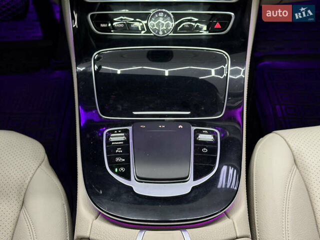 Синий Мерседес Е-Класс, объемом двигателя 2 л и пробегом 103 тыс. км за 27900 $, фото 26 на Automoto.ua