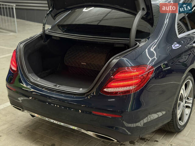 Синий Мерседес Е-Класс, объемом двигателя 2 л и пробегом 103 тыс. км за 27900 $, фото 13 на Automoto.ua