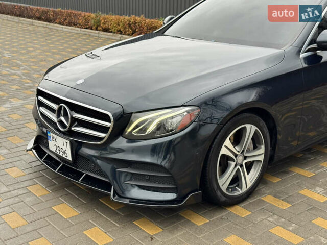 Синій Мерседес Е-Клас, об'ємом двигуна 1.99 л та пробігом 100 тис. км за 22999 $, фото 2 на Automoto.ua