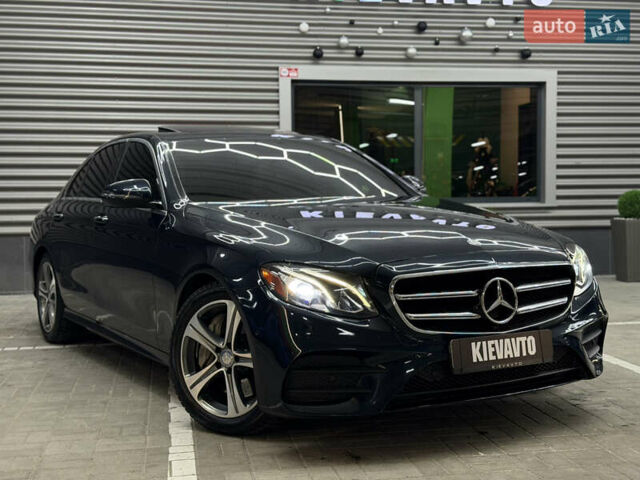 Синий Мерседес Е-Класс, объемом двигателя 2 л и пробегом 103 тыс. км за 27900 $, фото 4 на Automoto.ua