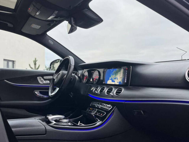 Синій Мерседес Е-Клас, об'ємом двигуна 1.99 л та пробігом 180 тис. км за 23900 $, фото 17 на Automoto.ua