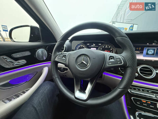 Синий Мерседес Е-Класс, объемом двигателя 2 л и пробегом 73 тыс. км за 25900 $, фото 40 на Automoto.ua