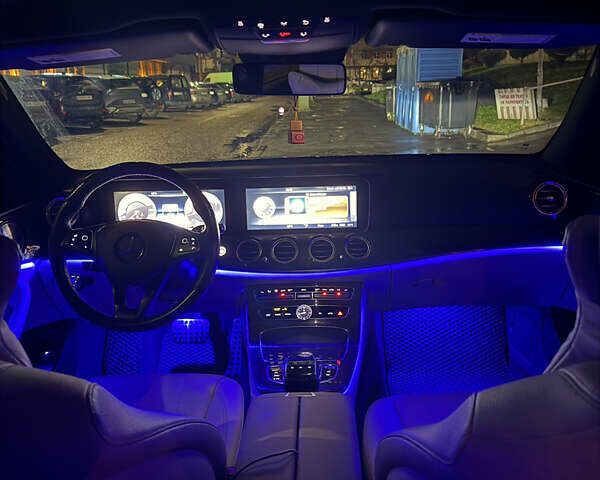 Синій Мерседес Е-Клас, об'ємом двигуна 1.99 л та пробігом 71 тис. км за 31000 $, фото 18 на Automoto.ua