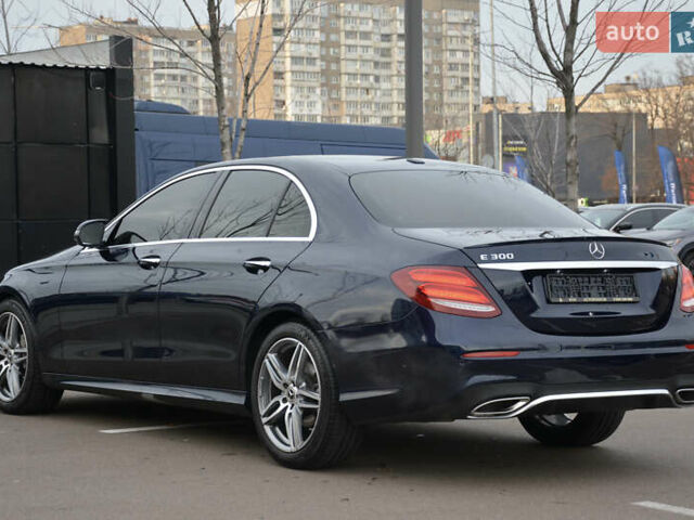 Синій Мерседес Е-Клас, об'ємом двигуна 1.99 л та пробігом 113 тис. км за 27999 $, фото 13 на Automoto.ua