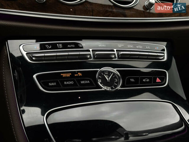 Синій Мерседес Е-Клас, об'ємом двигуна 1.99 л та пробігом 113 тис. км за 27999 $, фото 33 на Automoto.ua