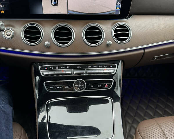 Синий Мерседес Е-Класс, объемом двигателя 1.95 л и пробегом 153 тыс. км за 30500 $, фото 17 на Automoto.ua