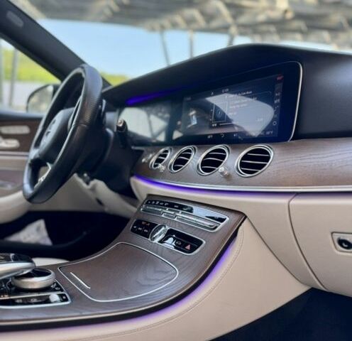 Синій Мерседес Е-Клас, об'ємом двигуна 1.99 л та пробігом 136 тис. км за 27500 $, фото 7 на Automoto.ua