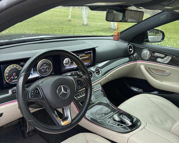 Синій Мерседес Е-Клас, об'ємом двигуна 1.99 л та пробігом 71 тис. км за 31000 $, фото 9 на Automoto.ua