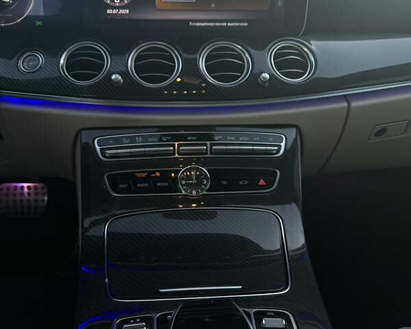 Синий Мерседес Е-Класс, объемом двигателя 1.99 л и пробегом 62 тыс. км за 30500 $, фото 10 на Automoto.ua