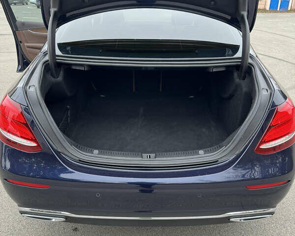 Синий Мерседес Е-Класс, объемом двигателя 1.95 л и пробегом 153 тыс. км за 30500 $, фото 10 на Automoto.ua