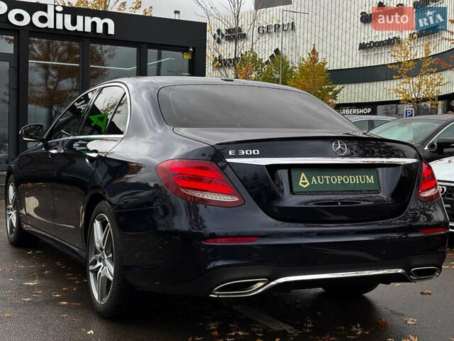 Мерседес Е-Класс 2017 в Киеве на Automoto.ua Синий Мерседес Е-Класс, объемом двигателя 1.99 л и пробегом 113 тыс. км за 29900 $, фото 8 на Automoto.ua
