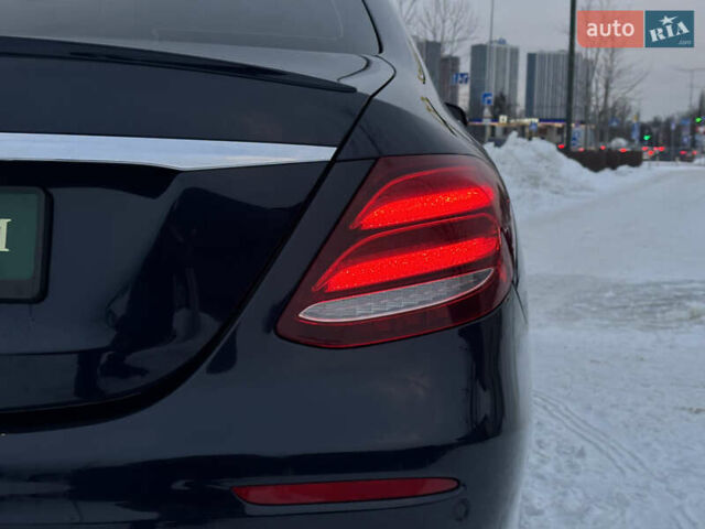 Синій Мерседес Е-Клас, об'ємом двигуна 1.99 л та пробігом 113 тис. км за 25000 $, фото 7 на Automoto.ua