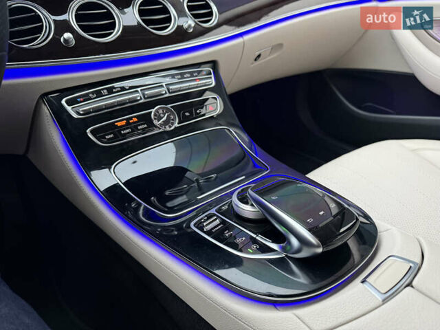 Синий Мерседес Е-Класс, объемом двигателя 2 л и пробегом 73 тыс. км за 25900 $, фото 39 на Automoto.ua