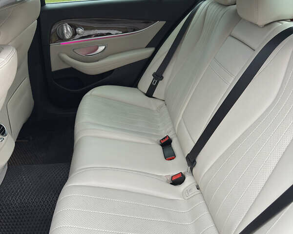 Синій Мерседес Е-Клас, об'ємом двигуна 1.99 л та пробігом 71 тис. км за 31000 $, фото 11 на Automoto.ua