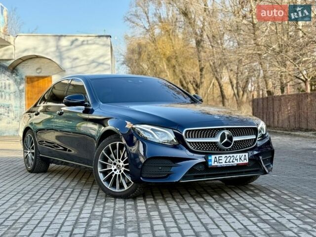 Синий Мерседес Е-Класс, объемом двигателя 3 л и пробегом 73 тыс. км за 54000 $, фото 3 на Automoto.ua