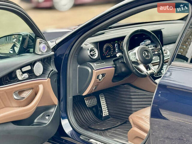 Синий Мерседес Е-Класс, объемом двигателя 3 л и пробегом 121 тыс. км за 49999 $, фото 4 на Automoto.ua