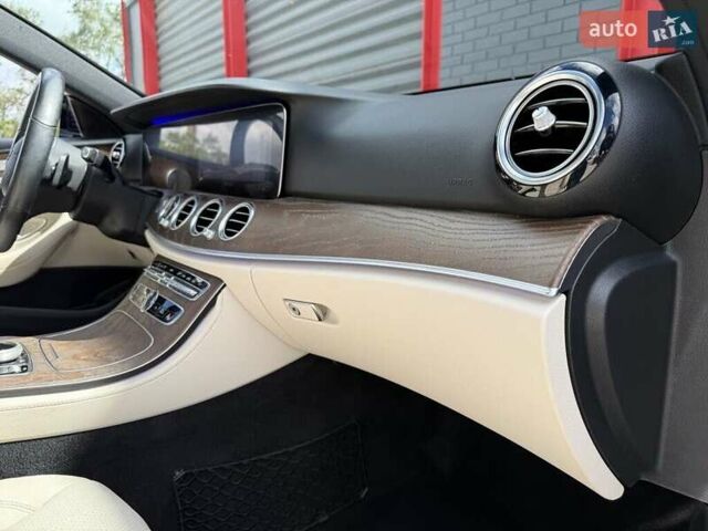 Синий Мерседес Е-Класс, объемом двигателя 1.99 л и пробегом 64 тыс. км за 8600 $, фото 17 на Automoto.ua