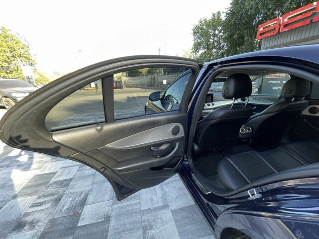 Синій Мерседес Е-Клас, об'ємом двигуна 2 л та пробігом 184 тис. км за 25900 $, фото 6 на Automoto.ua