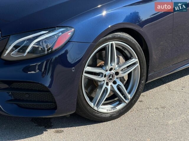 Синій Мерседес Е-Клас, об'ємом двигуна 2 л та пробігом 241 тис. км за 27999 $, фото 5 на Automoto.ua