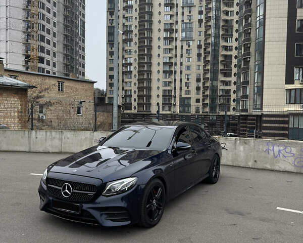 Синий Мерседес Е-Класс, объемом двигателя 1.95 л и пробегом 121 тыс. км за 36000 $, фото 2 на Automoto.ua