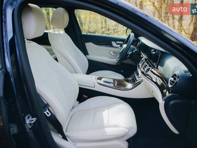 Синий Мерседес Е-Класс, объемом двигателя 3 л и пробегом 38 тыс. км за 49999 $, фото 53 на Automoto.ua