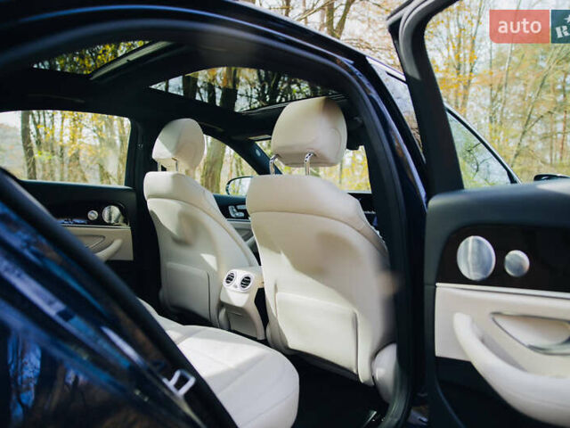 Синий Мерседес Е-Класс, объемом двигателя 3 л и пробегом 38 тыс. км за 49999 $, фото 52 на Automoto.ua