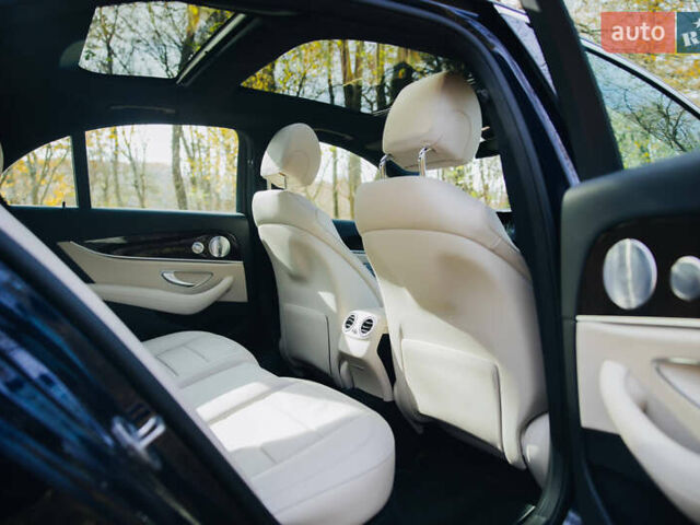 Синий Мерседес Е-Класс, объемом двигателя 3 л и пробегом 38 тыс. км за 49999 $, фото 51 на Automoto.ua