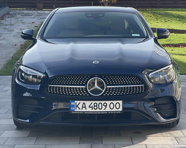 Синий Мерседес Е-Класс, объемом двигателя 1.99 л и пробегом 74 тыс. км за 48500 $, фото 2 на Automoto.ua