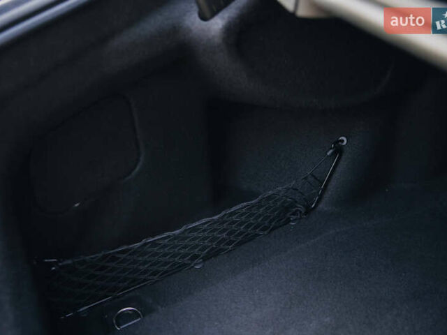 Синий Мерседес Е-Класс, объемом двигателя 3 л и пробегом 38 тыс. км за 49999 $, фото 45 на Automoto.ua