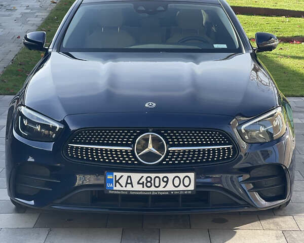 Синий Мерседес Е-Класс, объемом двигателя 1.99 л и пробегом 74 тыс. км за 48500 $, фото 1 на Automoto.ua