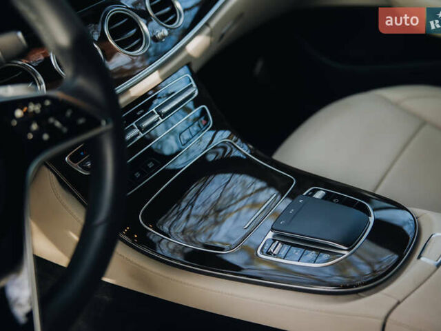 Синий Мерседес Е-Класс, объемом двигателя 3 л и пробегом 38 тыс. км за 49999 $, фото 31 на Automoto.ua