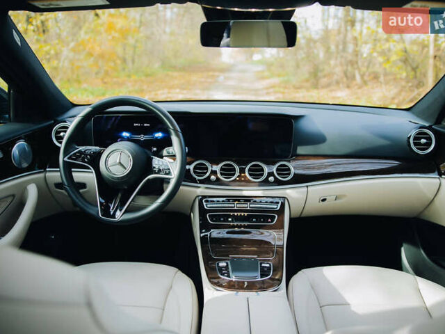 Синий Мерседес Е-Класс, объемом двигателя 3 л и пробегом 42 тыс. км за 48000 $, фото 36 на Automoto.ua