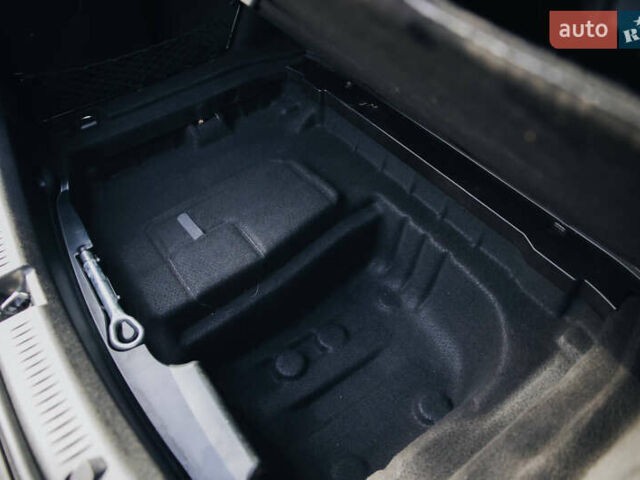 Синий Мерседес Е-Класс, объемом двигателя 3 л и пробегом 38 тыс. км за 49999 $, фото 44 на Automoto.ua